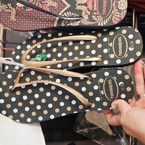 Women's Havaianas Size 11/12 Women's  Brazilian Flip Flops